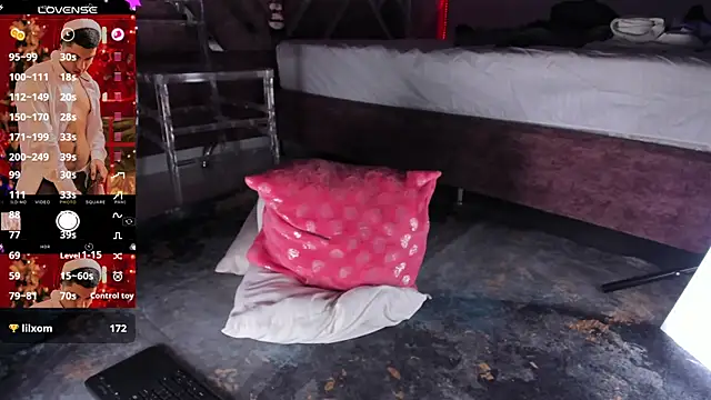 Snapshot of Brat_ chatting on 12.28.24 Brat online show from 12.28.24