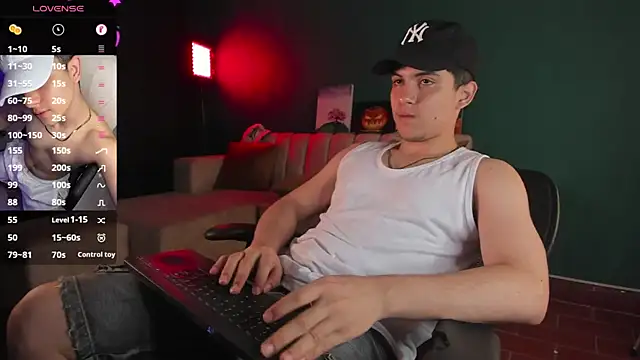 Snapshot of Brat_ chatting on 02.08.25 Brat online show from 02.08.25