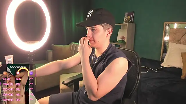 Snapshot of Brat_ chatting on 09.16.25 Brat online show from 09.16.25