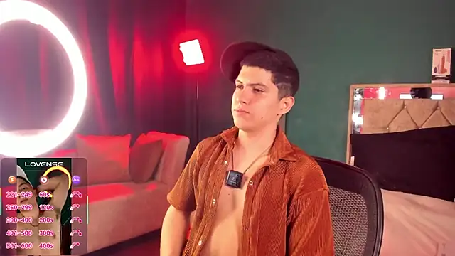 Snapshot of Brat_ chatting on 09.18.25 Brat online show from 09.18.25