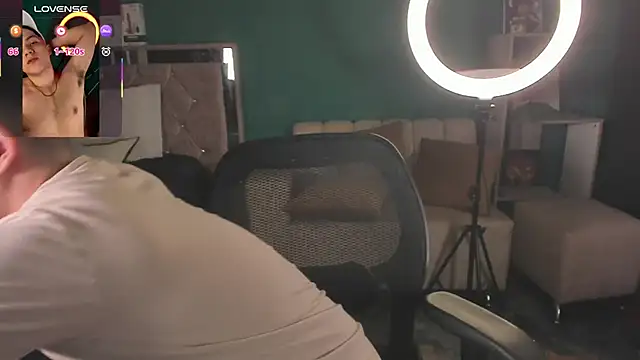 Snapshot of Brat_ chatting on 09.29.25 Brat online show from 09.29.25