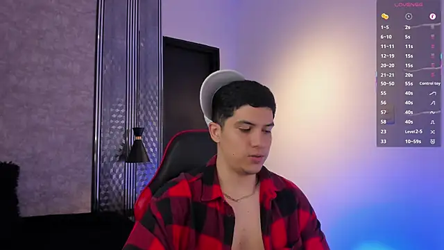 Snapshot of Brat_ chatting on 11.11.25 Brat online show from 11.11.25