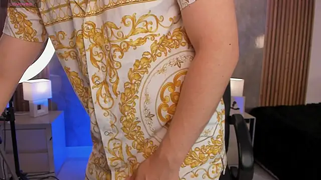 Snapshot of Brat_ chatting on 11.16.25 Brat online show from 11.16.25