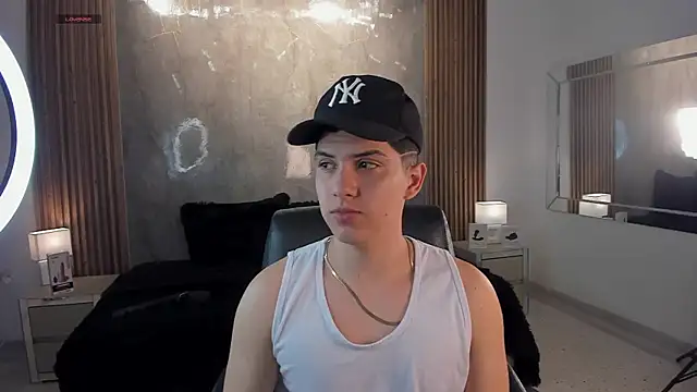 Snapshot of Brat_ chatting on 11.22.25 Brat online show from 11.22.25