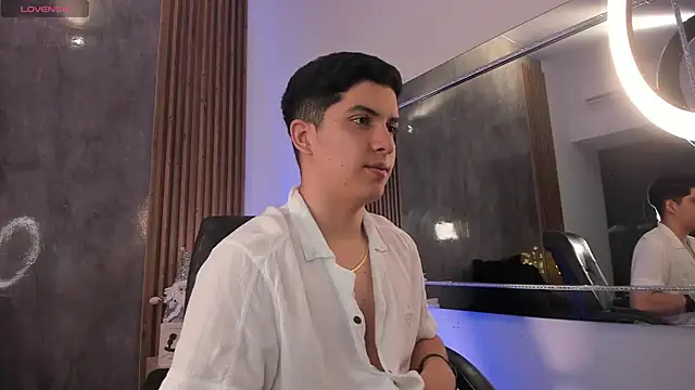 Snapshot of Brat_ chatting on 12.01.25 Brat online show from 12.01.25