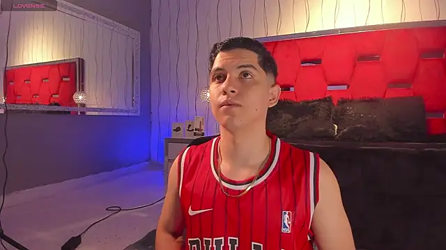 Snapshot of Brat_ chatting on 12.14.25 Brat online show from 12.14.25