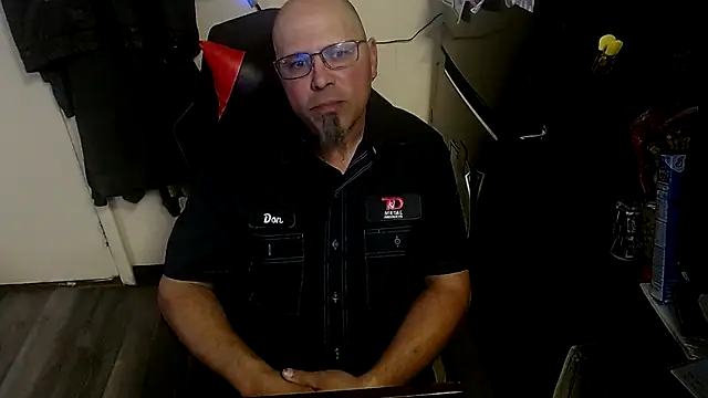 KrazyLegz online show from 10.21.25