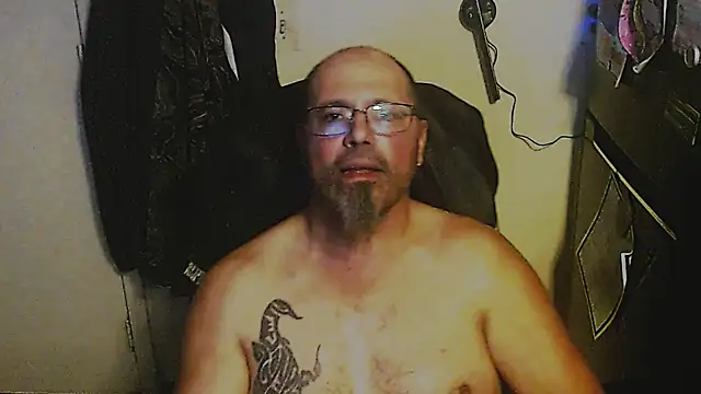 KrazyLegz online show from 11.07.25