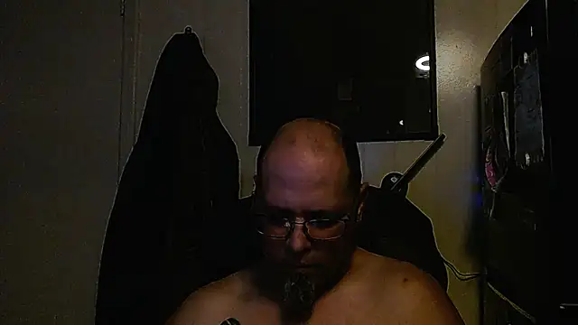 KrazyLegz online show from 11.17.25