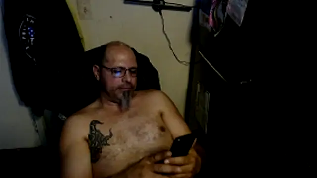 KrazyLegz online show from 04.13.26