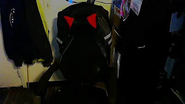 KrazyLegz online show from 04.19.26