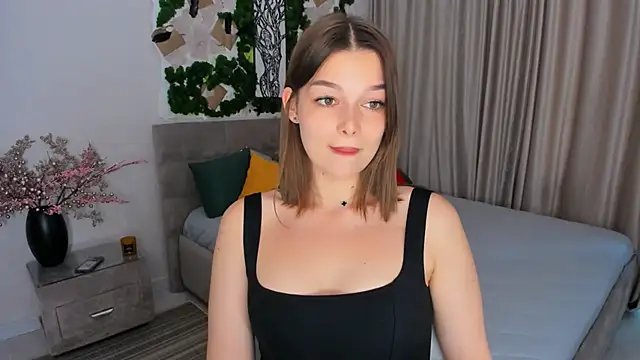 Snapshot of ContinentOfTranquility chatting on 02.05.25 ContinentOfTranquility online show from 02.05.25