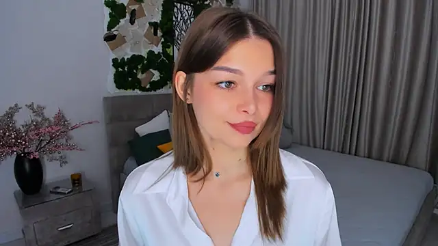 Snapshot of ContinentOfTranquility chatting on 02.07.25 ContinentOfTranquility online show from 02.07.25