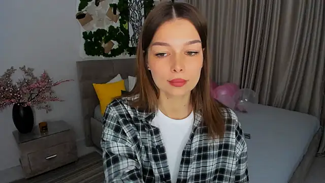 Snapshot of ContinentOfTranquility chatting on 02.15.25 ContinentOfTranquility online show from 02.15.25