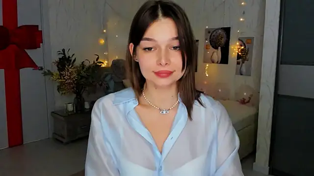 Snapshot of ContinentOfTranquility chatting on 02.18.25 ContinentOfTranquility online show from 02.18.25