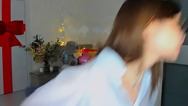 Snapshot of ContinentOfTranquility chatting on 02.18.25 ContinentOfTranquility online show from 02.18.25