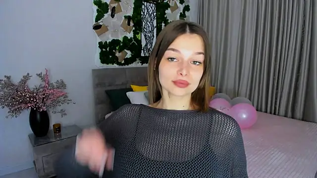 Snapshot of ContinentOfTranquility chatting on 02.19.25 ContinentOfTranquility online show from 02.19.25