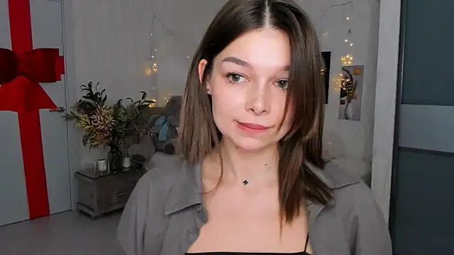 Snapshot of ContinentOfTranquility chatting on 02.20.25 ContinentOfTranquility online show from 02.20.25