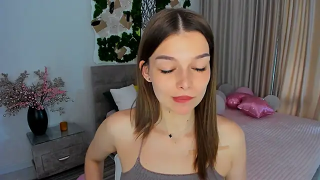 Snapshot of ContinentOfTranquility chatting on 02.26.25 ContinentOfTranquility online show from 02.26.25