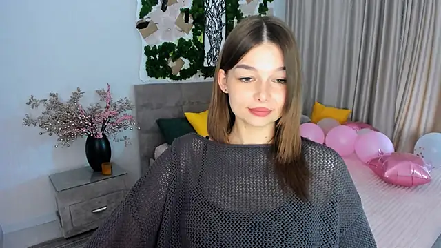 Snapshot of ContinentOfTranquility chatting on 02.28.25 ContinentOfTranquility online show from 02.28.25