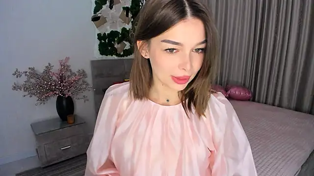 Snapshot of ContinentOfTranquility chatting on 03.08.25 ContinentOfTranquility online show from 03.08.25