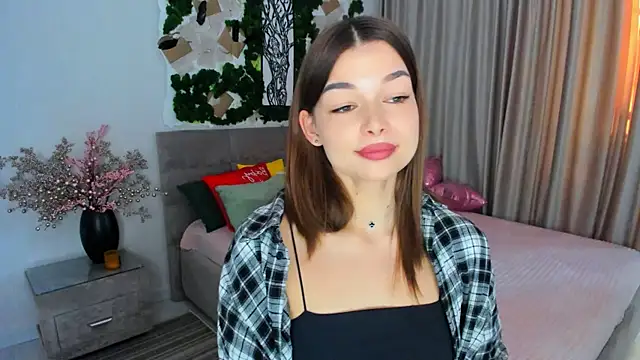 Snapshot of ContinentOfTranquility chatting on 03.10.25 ContinentOfTranquility online show from 03.10.25