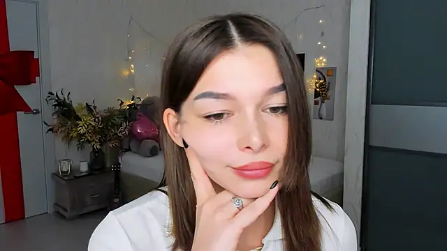 Snapshot of ContinentOfTranquility chatting on 03.17.25 ContinentOfTranquility online show from 03.17.25