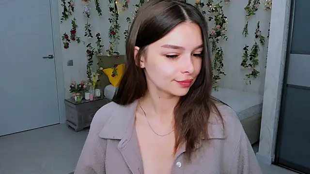 Snapshot of ContinentOfTranquility chatting on 09.10.25 ContinentOfTranquility online show from 09.10.25