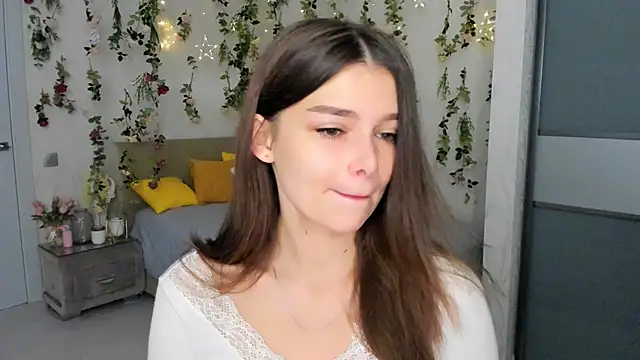 Snapshot of ContinentOfTranquility chatting on 10.17.25 ContinentOfTranquility online show from 10.17.25