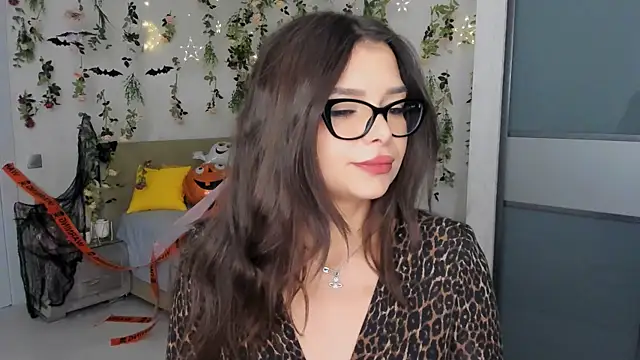 Snapshot of ContinentOfTranquility chatting on 10.30.25 ContinentOfTranquility online show from 10.30.25