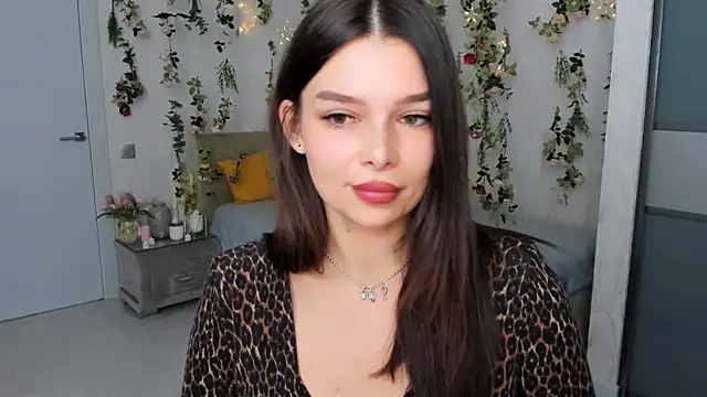 Snapshot of ContinentOfTranquility chatting on 11.09.25 ContinentOfTranquility online show from 11.09.25