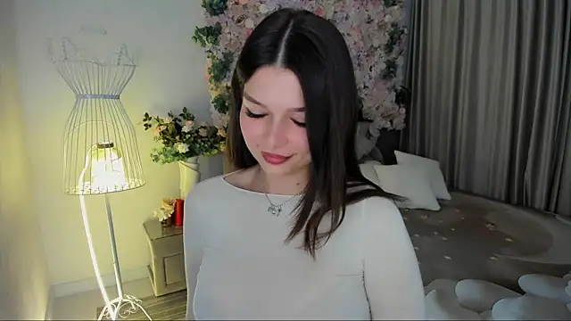 Snapshot of ContinentOfTranquility chatting on 11.17.25 ContinentOfTranquility online show from 11.17.25