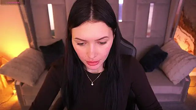 MilaSecrett online show from 12.15.25