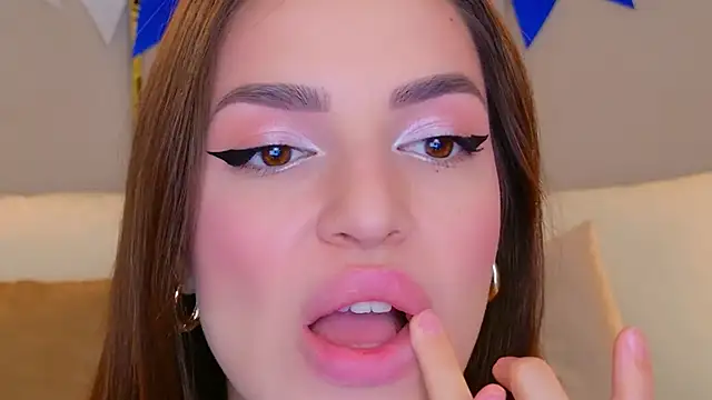 BellaHalles online show from 10.05.25