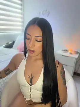 keilelewis online show from 04.20.26