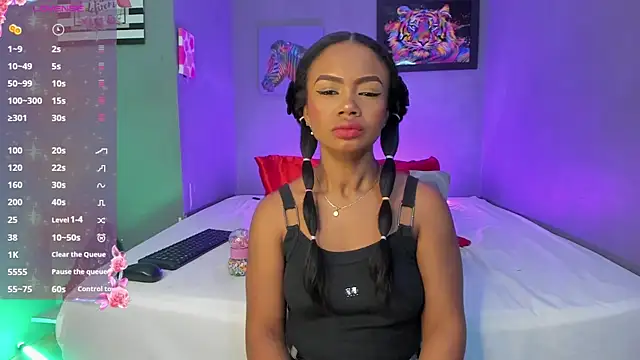 EmmaSmith06 online show from 10.20.25