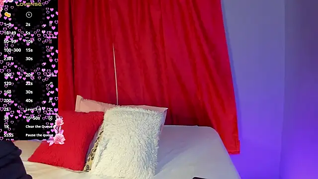 EmmaSmith06 online show from 12.15.25