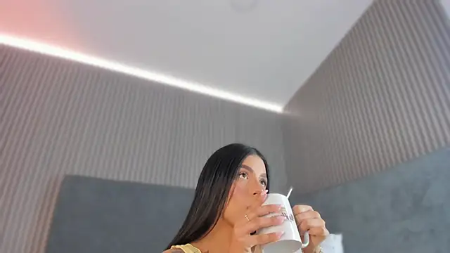 emelie 89 online show from 11.05.25