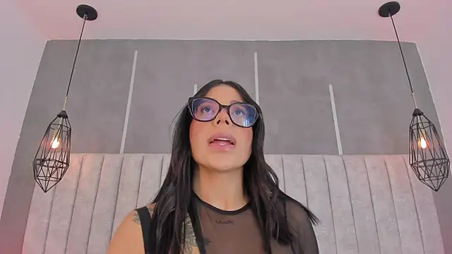 emelie 89 online show from 11.23.25