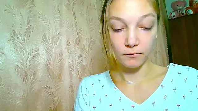 EmillyPlay online show from 11.11.25