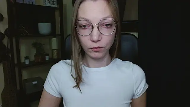 EmillyPlay online show from 02.13.26