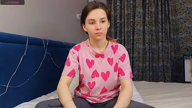 DonnaBurkee online show from 03.10.25