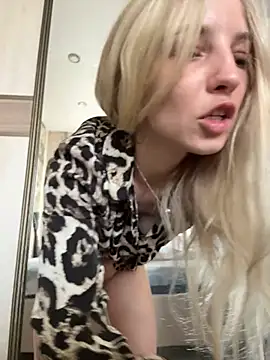 Snapshot of Adelina0001 chatting on 05.28.26 Adelina0001 online show from 05.28.26