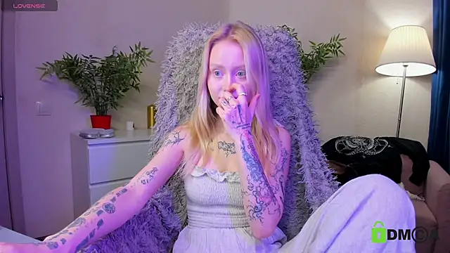 MalenaErnman online show from 01.25.25