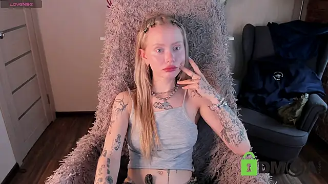 Snapshot of MalenaErnman chatting on 05.24.26 MalenaErnman online show from 05.24.26