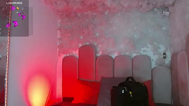 Snapshot of puca_ebony chatting on 06.18.26 puca ebony online show from 06.18.26