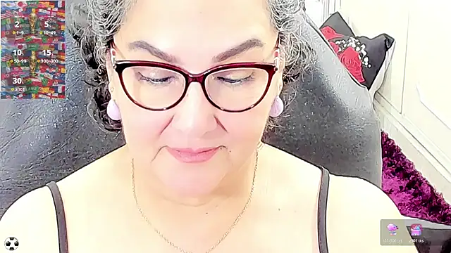 Snapshot of cataleya_mom chatting on 06.25.26 cataleya mom online show from 06.25.26