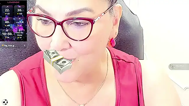 Snapshot of cataleya_mom chatting on 07.19.26 cataleya mom online show from 07.19.26