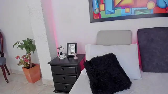 Jessica Herrera  online show from 11.18.25