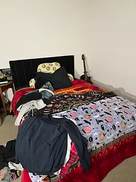 Snapshot of ketarisenup chatting on 11.18.25 ketarisenup online show from 11.18.25